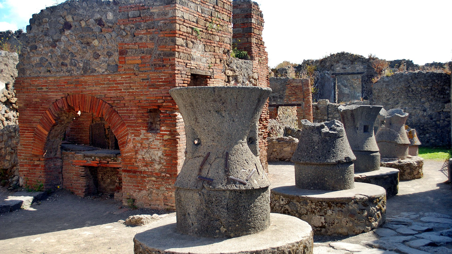 Sorrento Coast & Ancient Pompeii